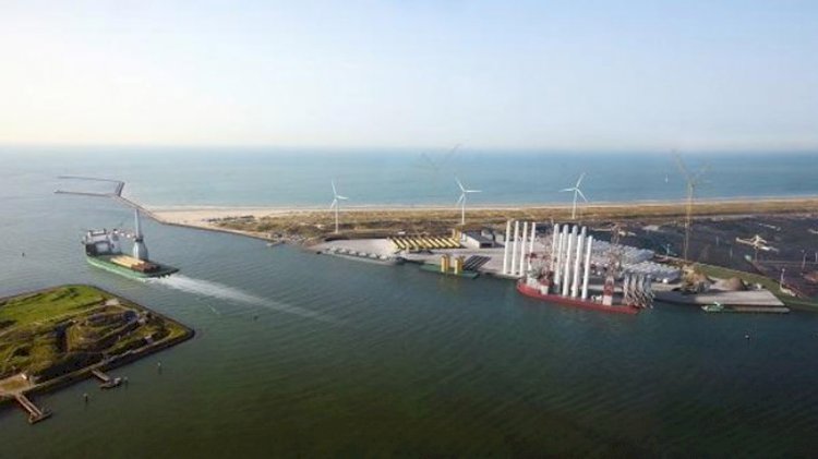 New Energy Port on the sea side of the North Sea Canal
