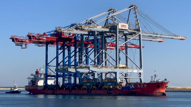Two new deep sea quay cranes for RWG