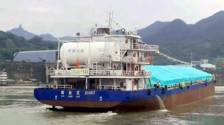 Maiden voyage of China's first hybrid ship
