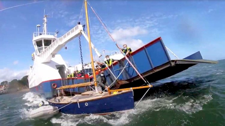 VIDEO: Dramatic rescue of boat pinned to the Sandbanks ferry
