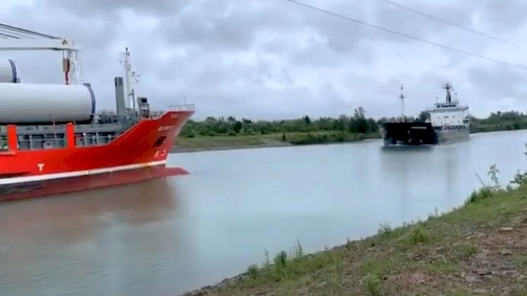 VIDEO: Generals cargo ships collision in Welland Canal, Great Lakes