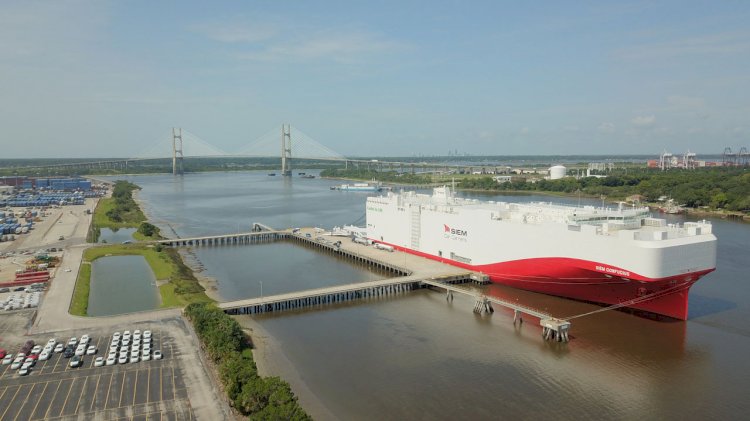 First of its kind LNG-powered vehicle carrier calls JAXPORT