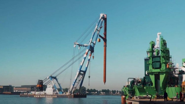 VIDEO: Installation of spuds on the world's largest cutter suction dredger
