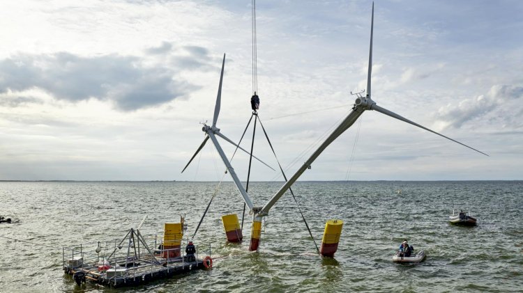 EnBW-aerodyn research project: Nezzy² wind turbine learns to swim in the Baltic Sea