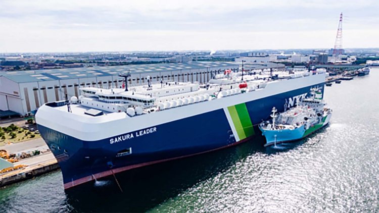 Kaguya conducts Japan's first ship-to-ship LNG bunkering