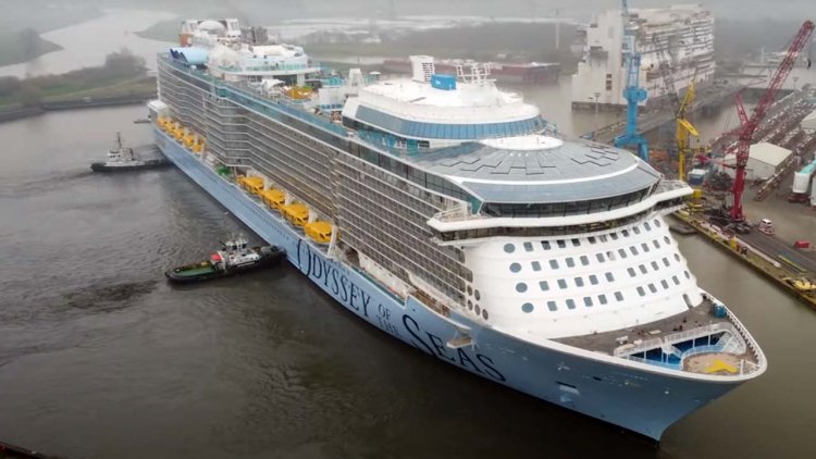 VIDEO: Odyssey of the Seas leaves MEYER WERFT's building dock
