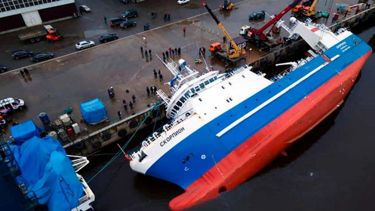 VIDEO: Fish factory ship under construction capsized, sank at shipyard