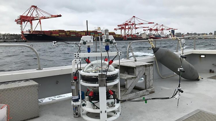 Successful deployment of autonomous lander to deepest part of global ocean