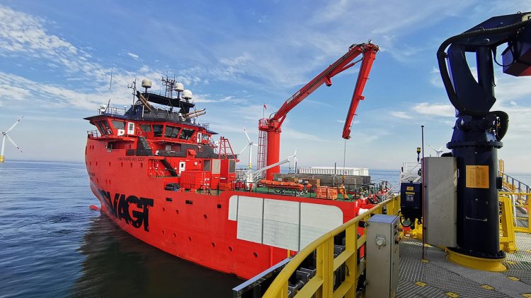 The ’Esvagt Dana’ supports Siemens Gamesa in the Baltic