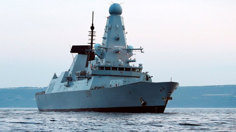 Russian jets and ships target British warship