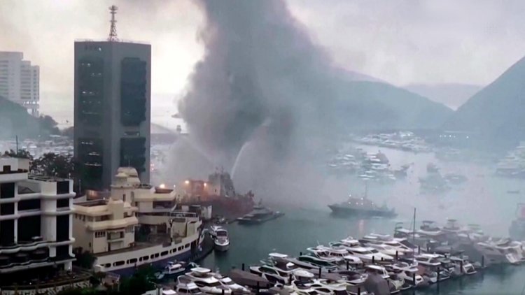 VIDEO: Ten cabin cruisers sink in Hong Kong marina hearth