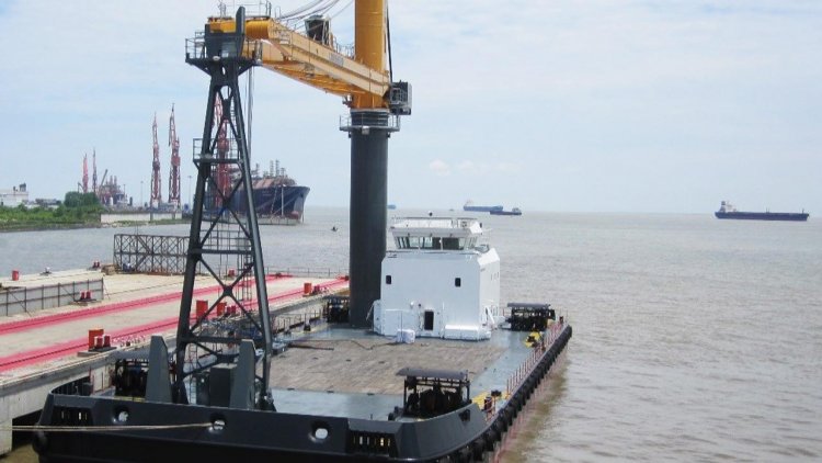 TSA orders Damen Transshipment Crane Barge for handling Caresize vessels