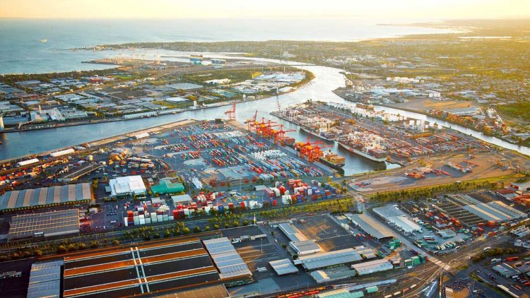 Port of Melbourne’s ability to cater for larger vessels will be enhanced