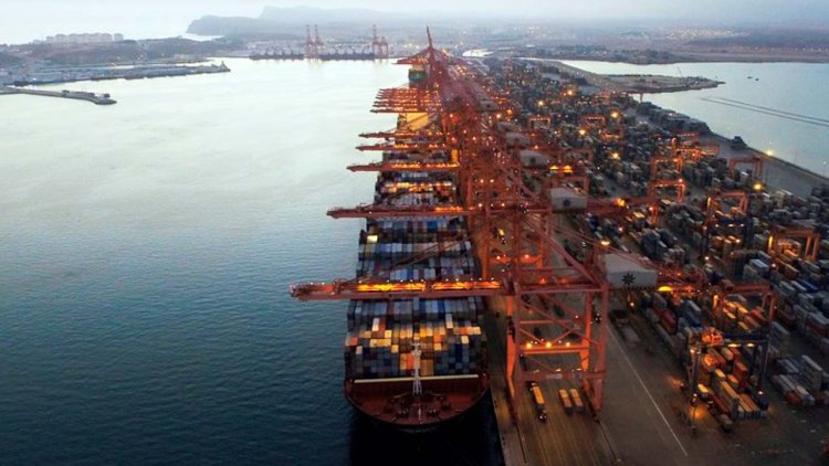 Port of Salalah invests in 16 eco-efficient RTG cranes