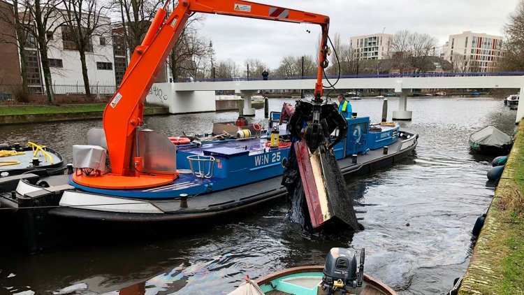 Damen delivers Hybrid Crane Vessel 1804 to Amsterdam’s Waternet