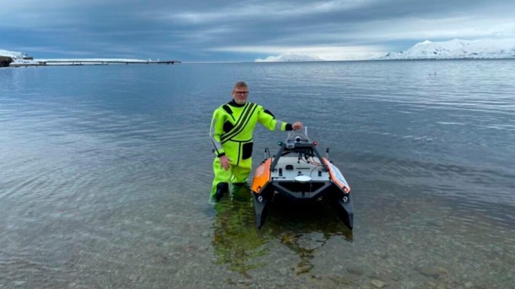 Observing Arctic marine life — from the seabed to space