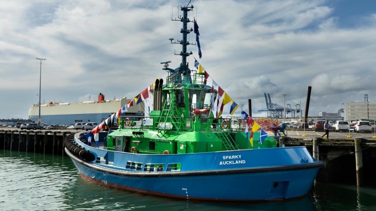 Damen’s first all-electric tug Sparky delivered to Ports of Auckland