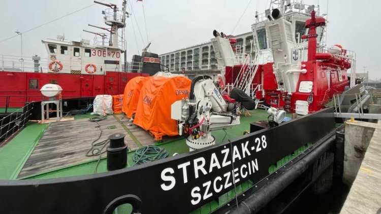 Port of Szczecin welcomes a firefighting vessel Strazak-28