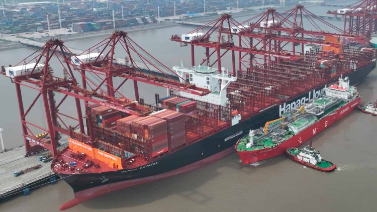 World Fuel Services completes first LNG bunkering in China for Hapag-Lloyd