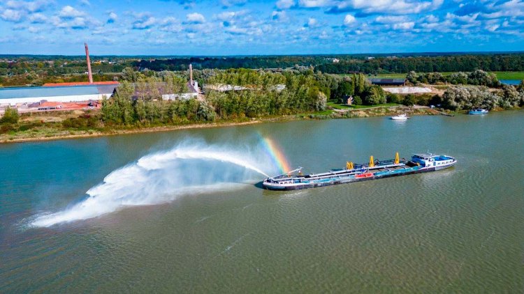 Concordia Damen converts Dutch barge into a Nigerian dredger