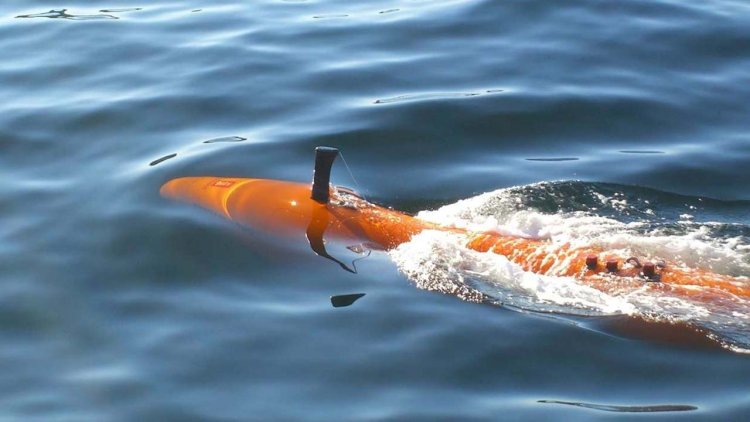 Partners sign Certificate of Delivery and Acceptance for new HUGIN Superior AUV