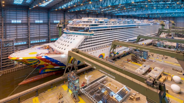 Meyer Werft's new ship for Norwegian Cruise Line leaves the dock