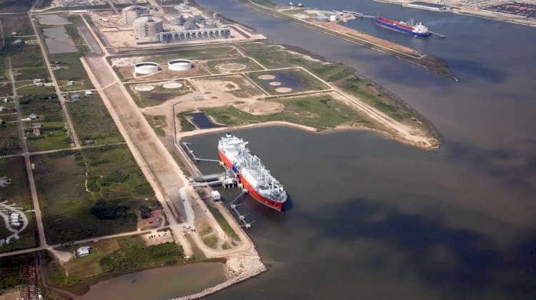 McDermott, Zachry and Chiyoda announce first liquid from Freeport LNG Train 1