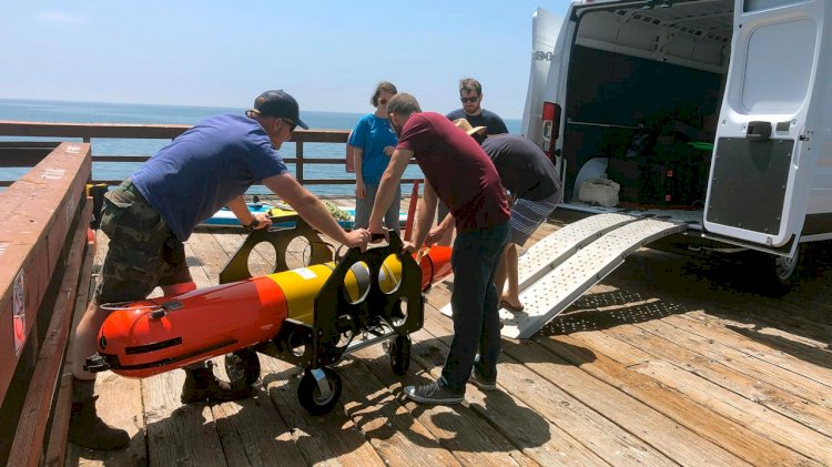 Subsea engineers test robots to tracking oil spills under the arctic ice