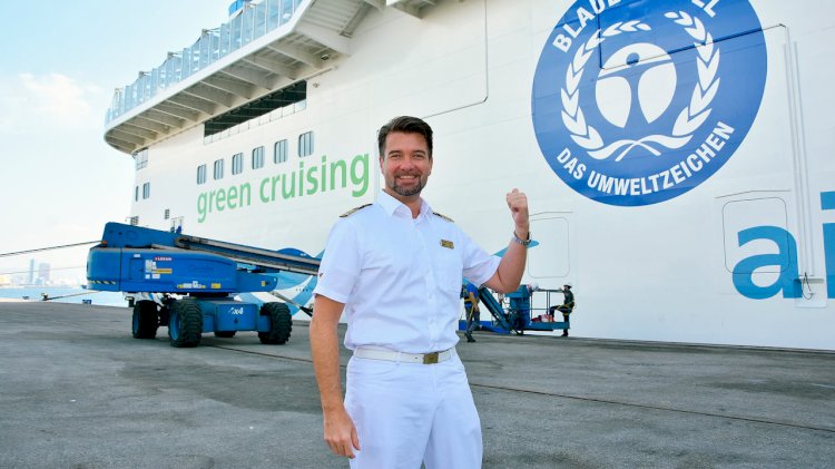 AIDAnova receives the “Blue Angel” for its environmentally friendly ship design